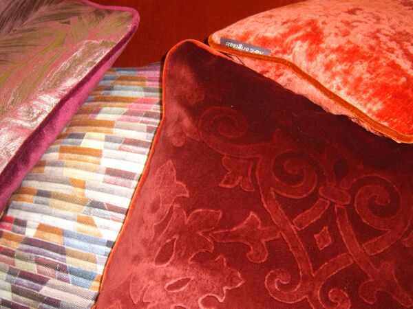 Kussen AJ Orginals satijn leaves aubergine