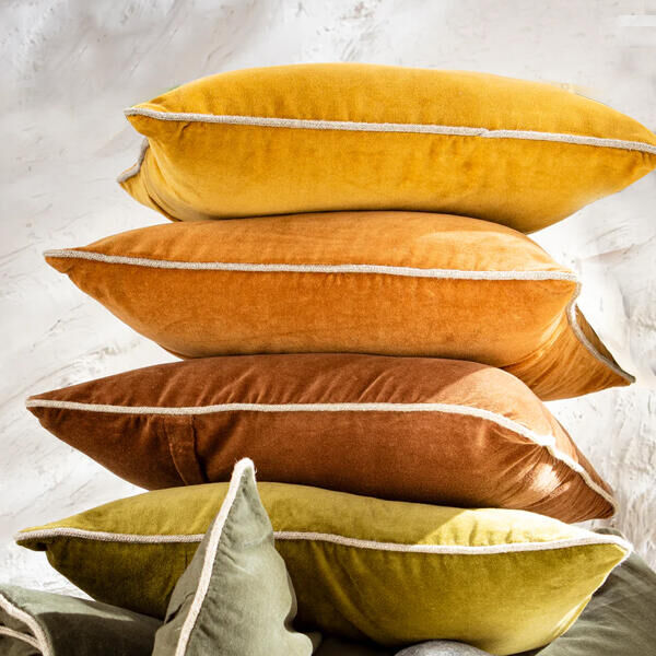 New Delhi kussen fluweel gold 55x110  cm