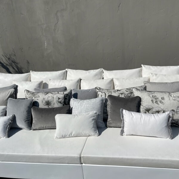 Outdoor kussen Sunrise velvet lichtgrijs 40x40 AJ Originals