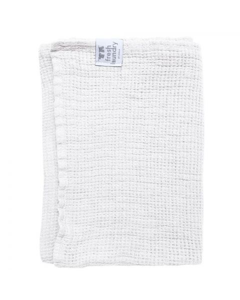 Fresh laundry handdoek white